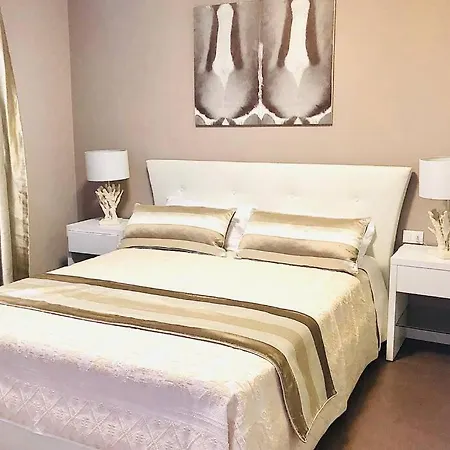 Sisi Design Apartment *